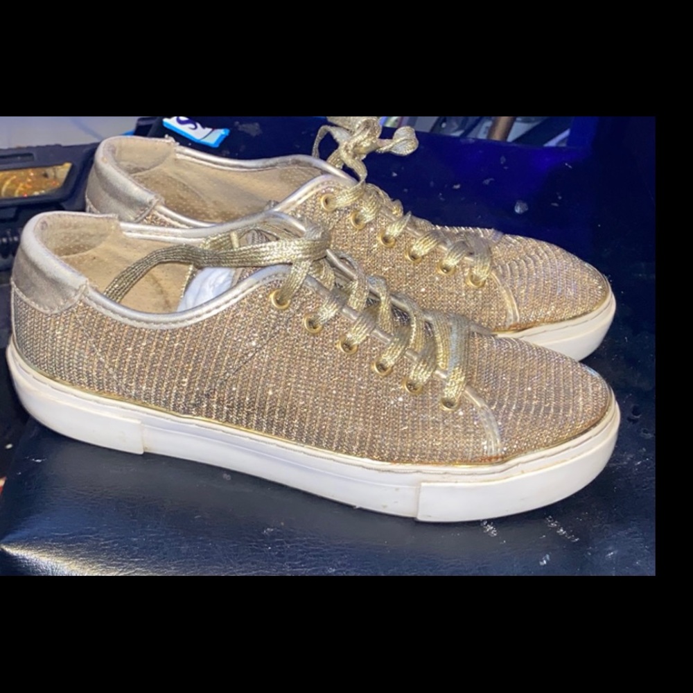 Guess Sneakers Size 7 women’s